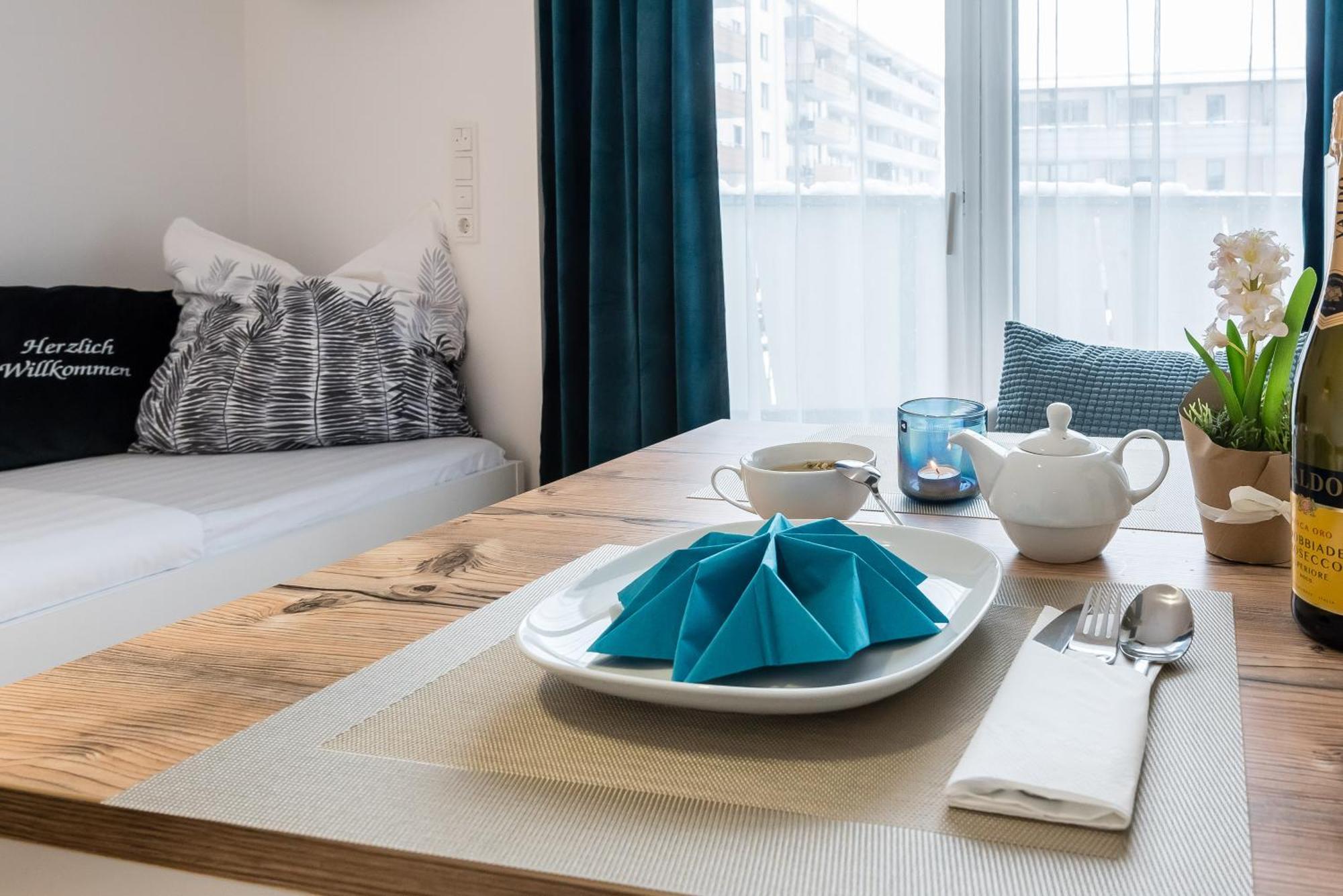 Serviced Muenchen-messe/g Munich